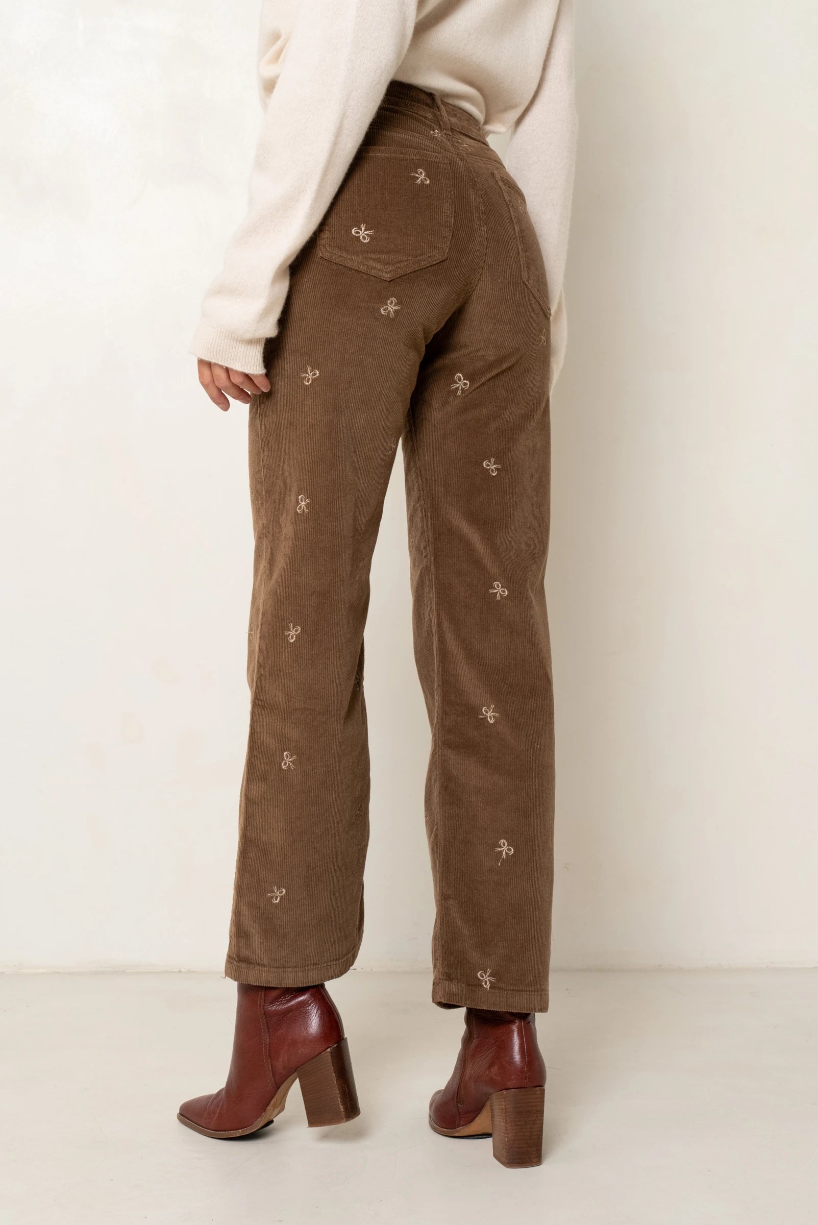 Pantalón terciopelo con lazos