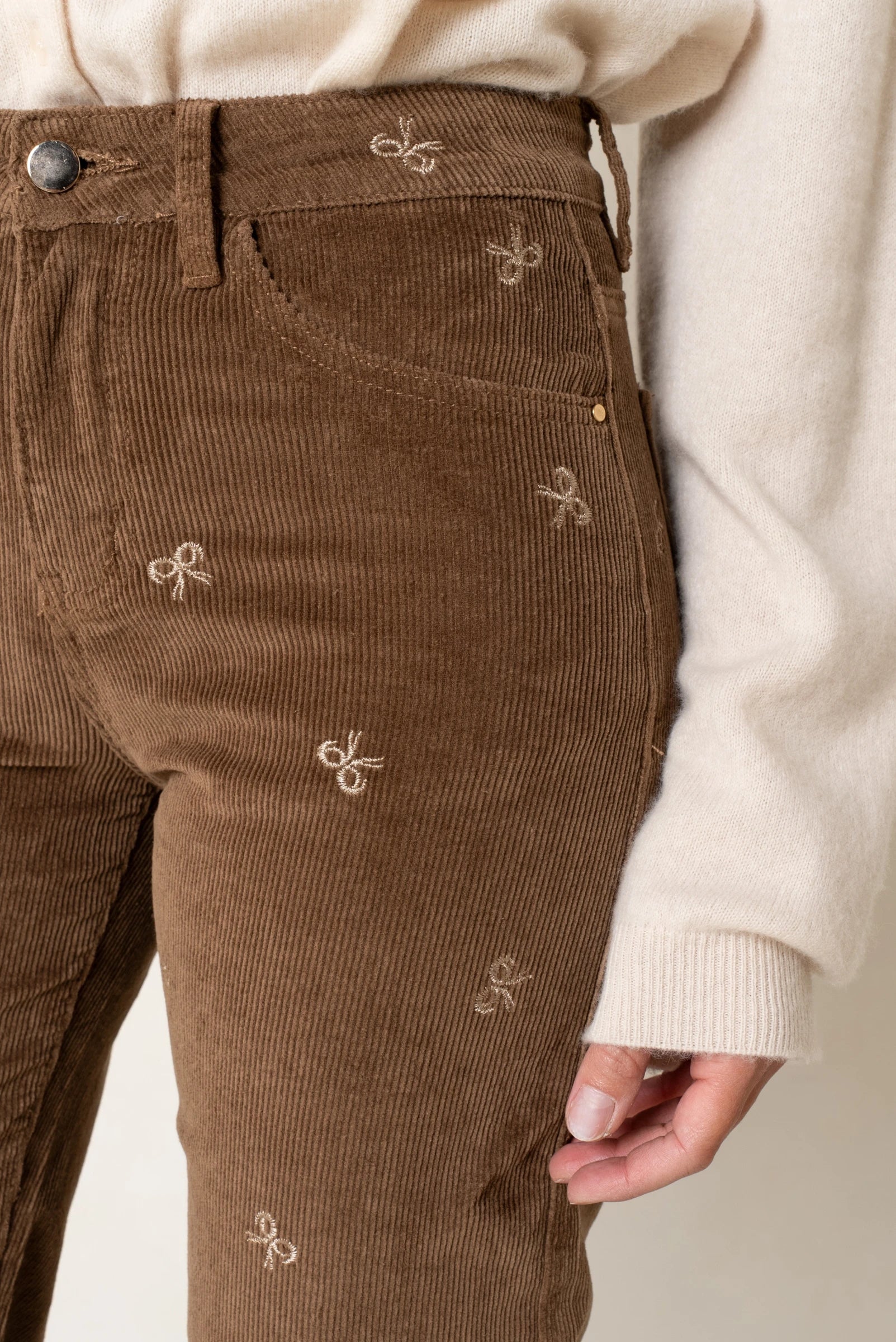 Pantalón terciopelo con lazos